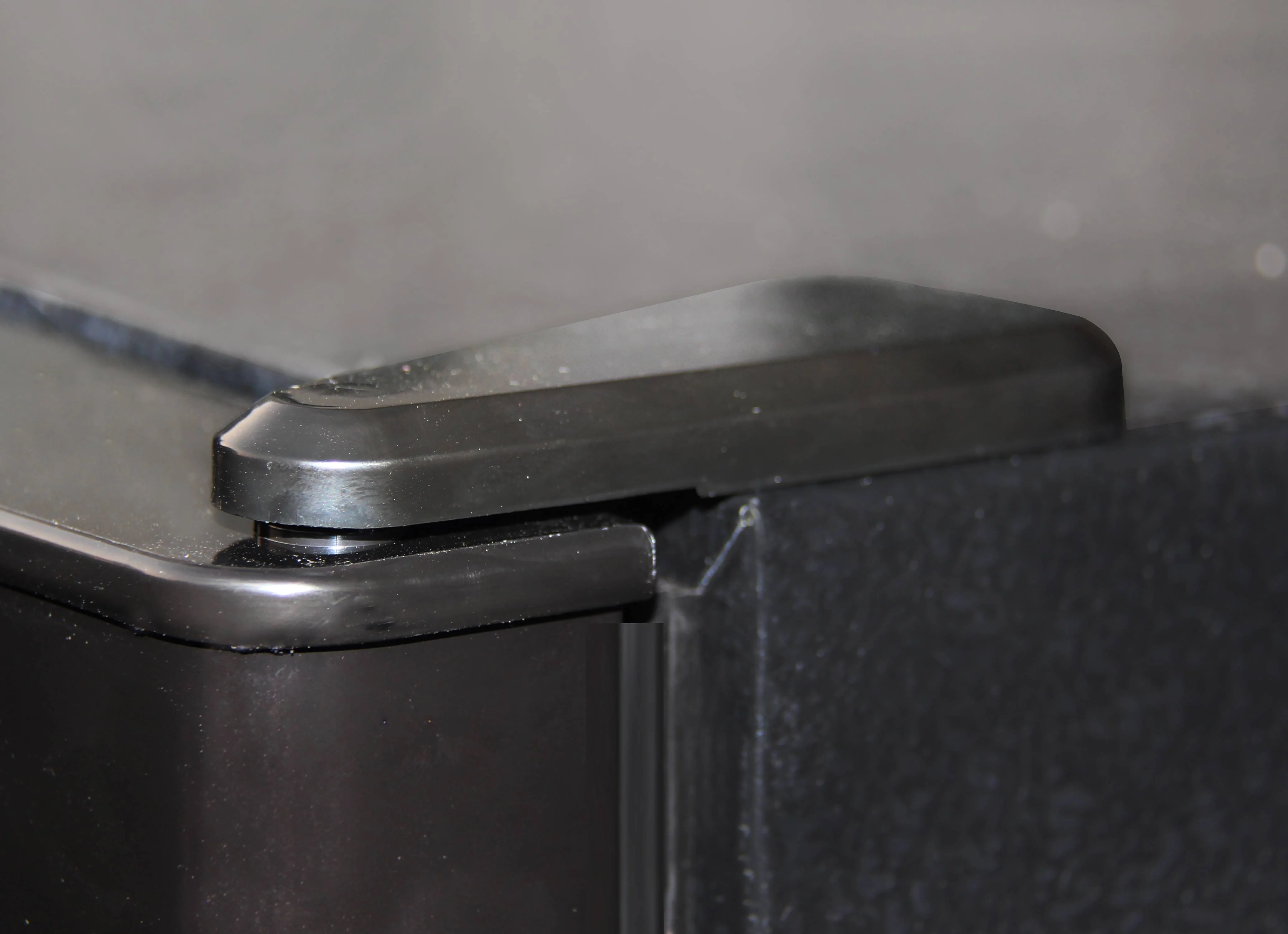 Hamilton Beach 7.5 Cu. Ft. Retro Top Freezer Refrigerator, Black