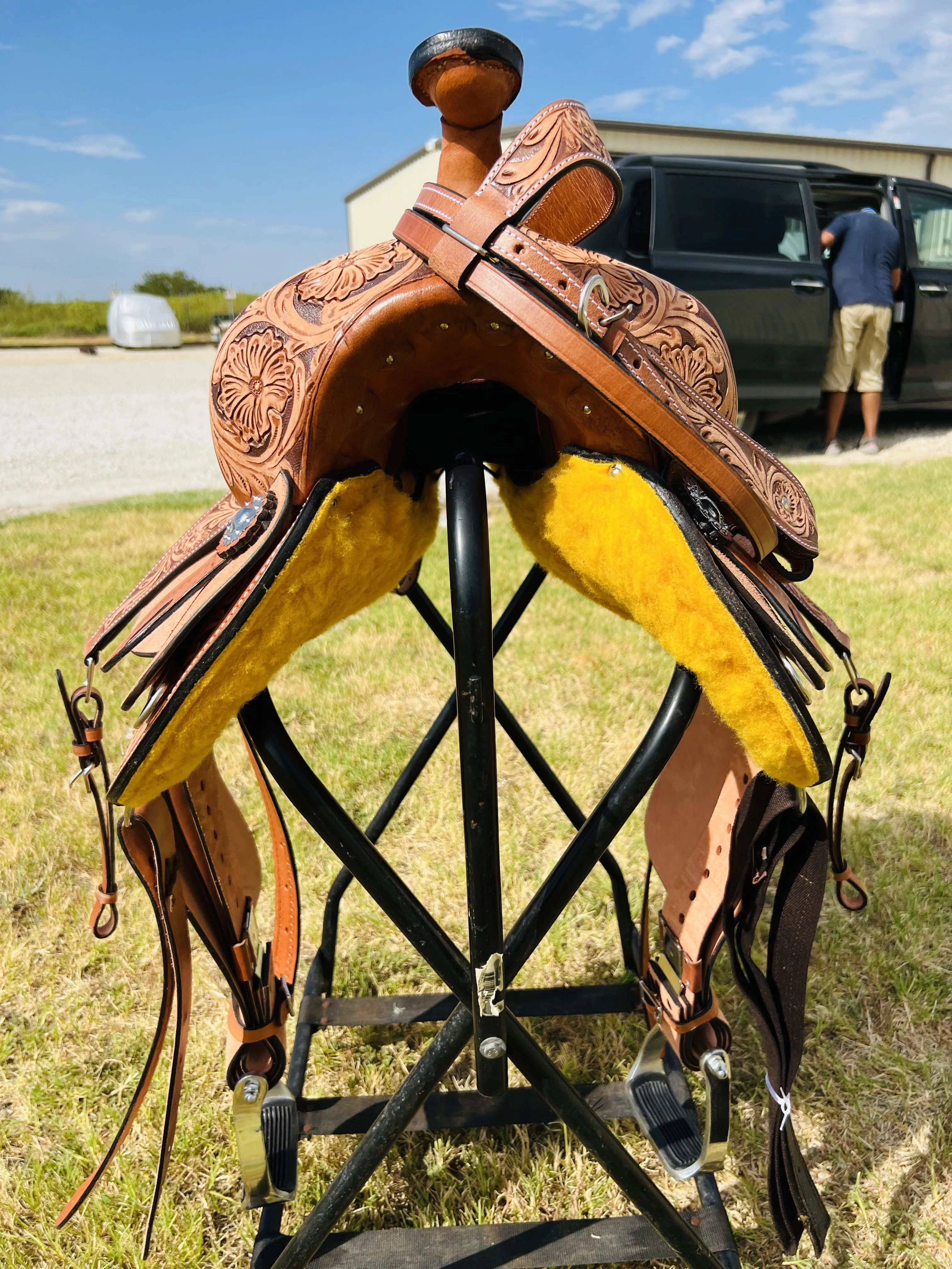 Resistance Adult Western Horse Barrel Saddle For Horse Riding | Floral Tooled With Silver Conchos | Genuine Leather 14