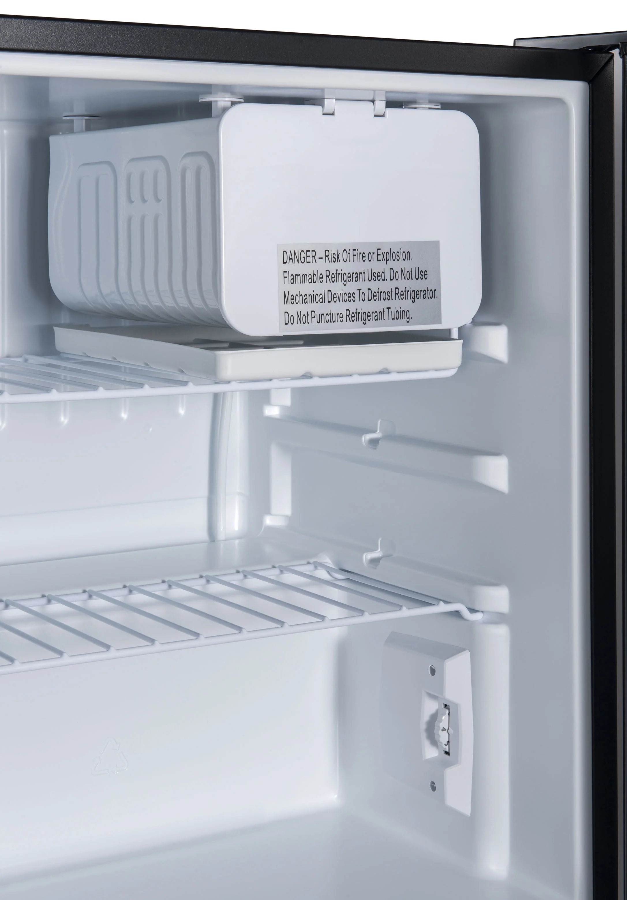 Galanz 2.7 Cu ft Single Door Mini Fridge, Black, Estar