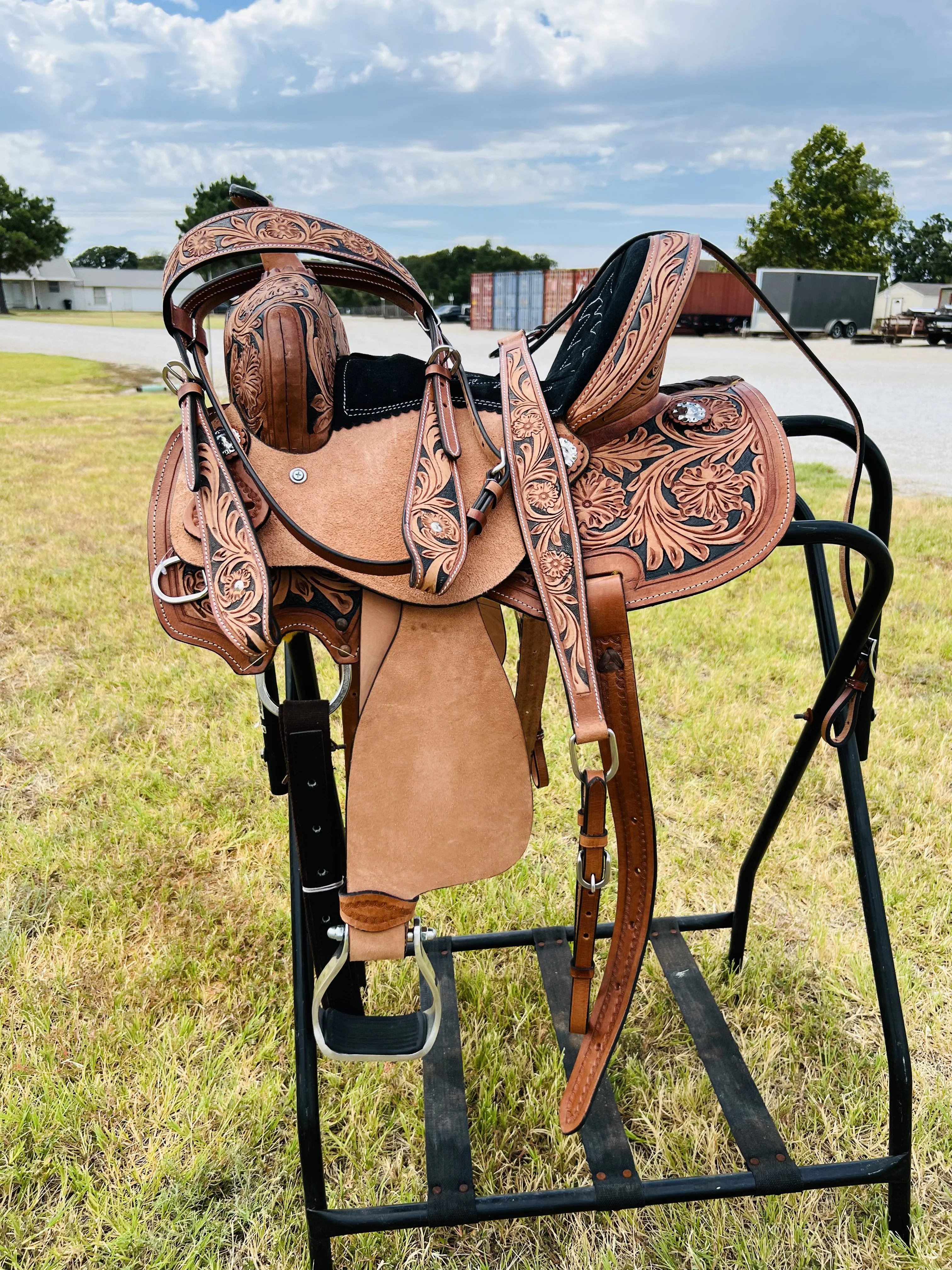 Resistance Adult Western Horse Barrel Saddle For Horse Riding | Floral Tooled With Silver Conchos | Genuine Leather 14